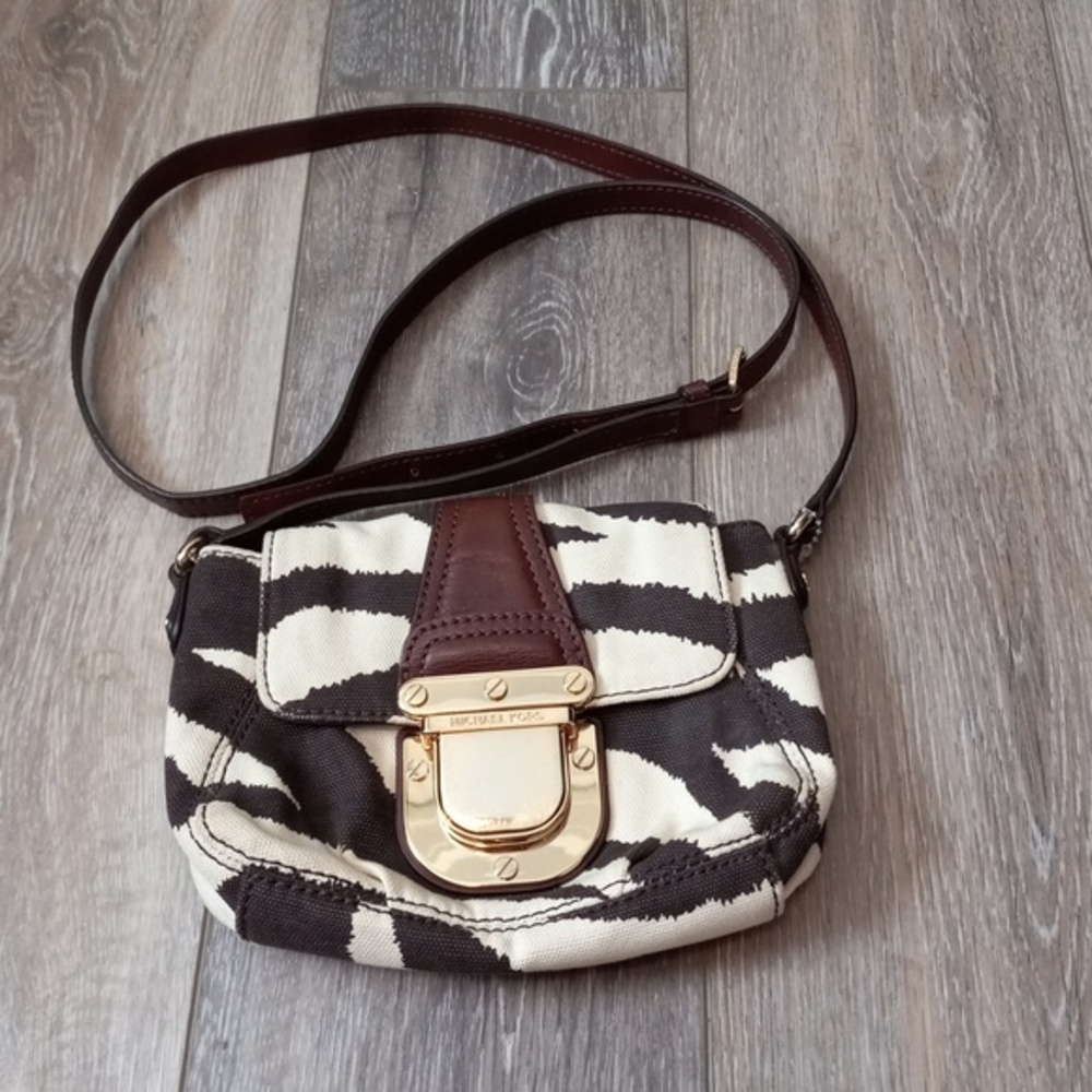 🤎Michael Michael Kors Small Adjustable Strap Purse🤎
